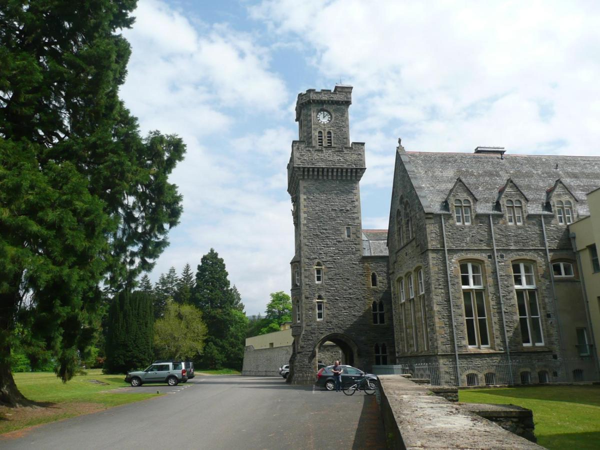 Old School Apartments Highland Club Fort Augustus Bagian luar foto