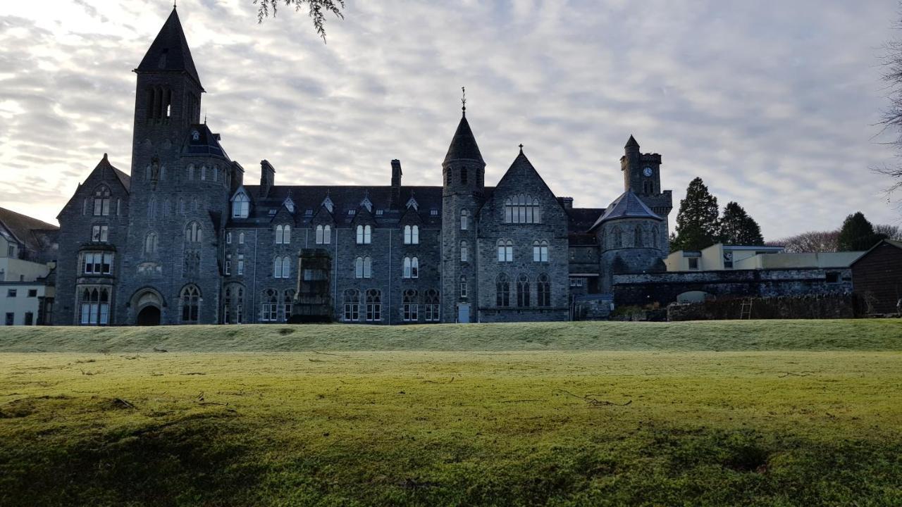 Old School Apartments Highland Club Fort Augustus Bagian luar foto