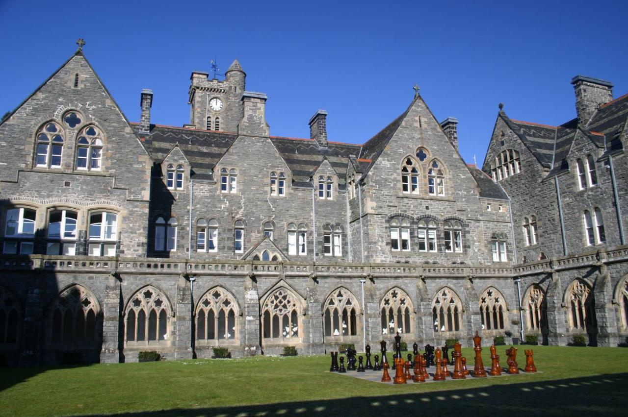 Old School Apartments Highland Club Fort Augustus Bagian luar foto