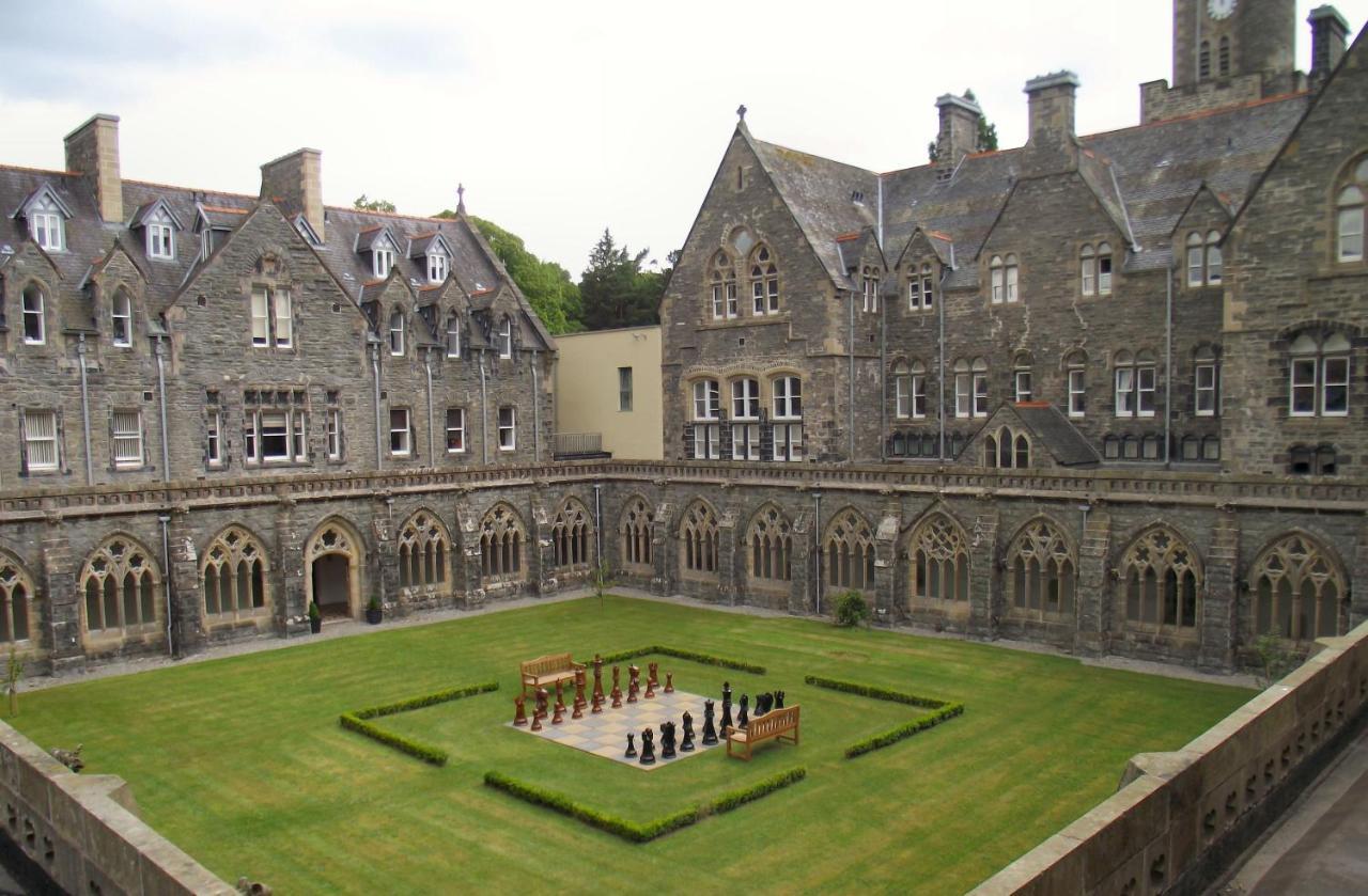 Old School Apartments Highland Club Fort Augustus Ruang foto
