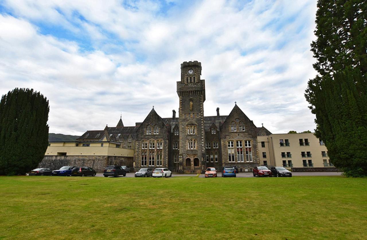 Old School Apartments Highland Club Fort Augustus Bagian luar foto