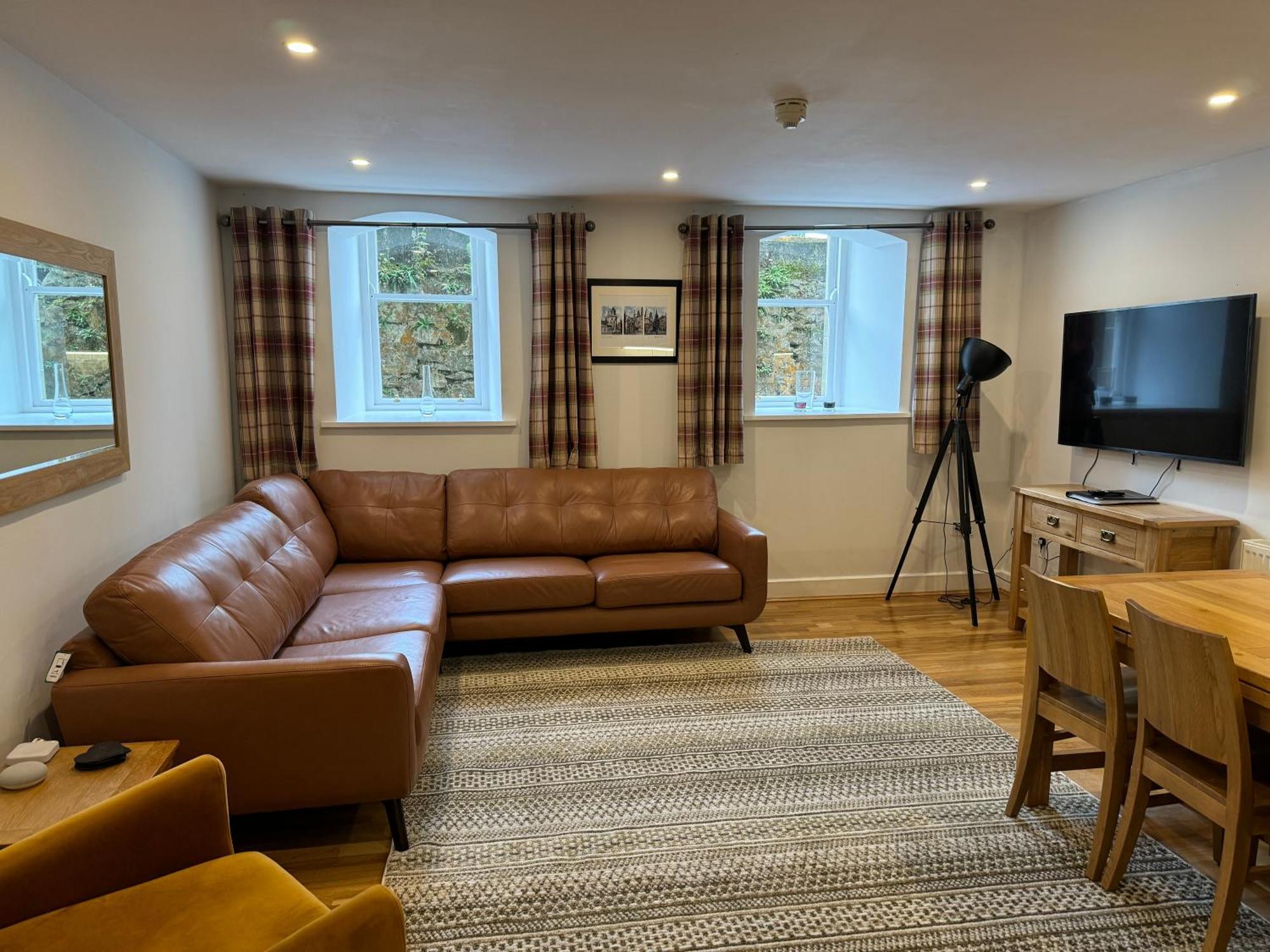 Old School Apartments Highland Club Fort Augustus Bagian luar foto
